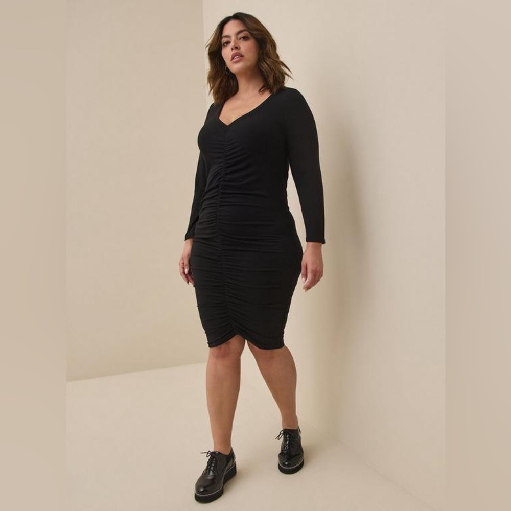 Torrid Mini Jersey Bodycon V neck ruched front dress NWT women’s size 2X